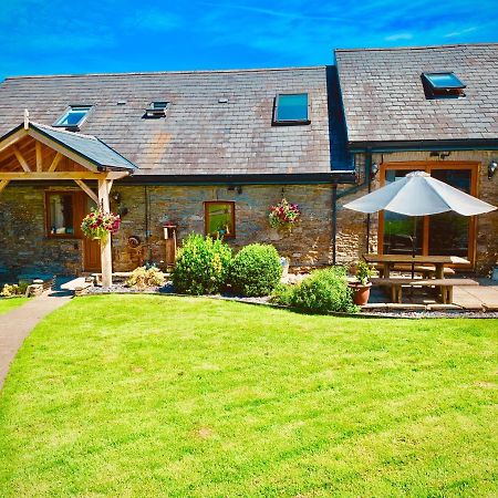Beudy Bach Bed & Breakfast Cross Hands Exterior photo