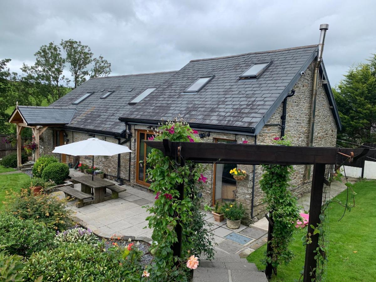 Beudy Bach Bed & Breakfast Cross Hands Exterior photo